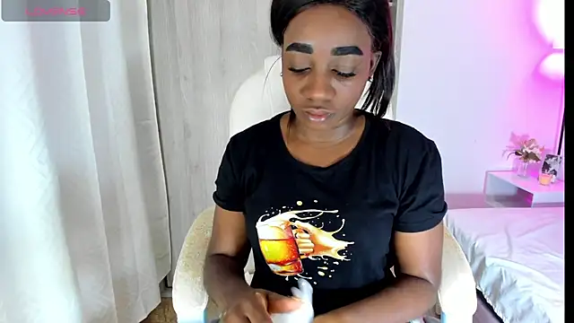 cristaaalclocks1 online show from July 25, 1:19 pm