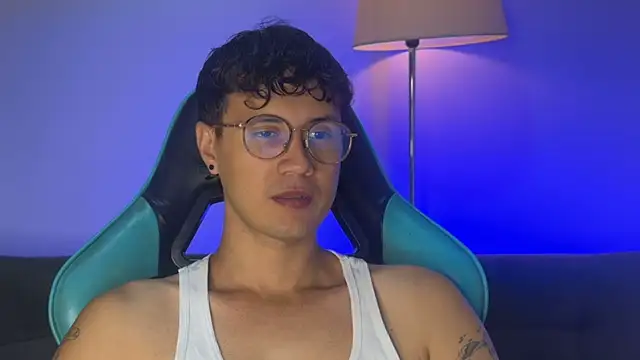 LeaneSeb online show from April 29, 1:04 pm