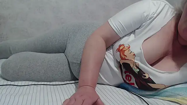 Snapshot of Miss_Night21 chatting on February 25, 7:42 am Miss Night21 online show from February 25, 7:42 am