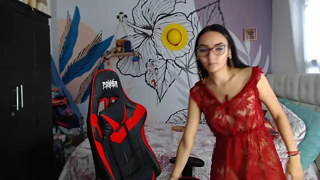 LinzyBaner online show from January 4, 9:20 pm