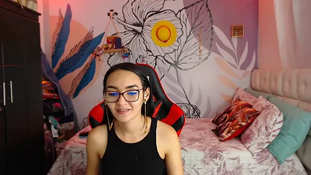 LinzyBaner online show from January 8, 1:00 am