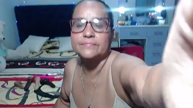 pervert mommy  online show from May 2, 10:09 am