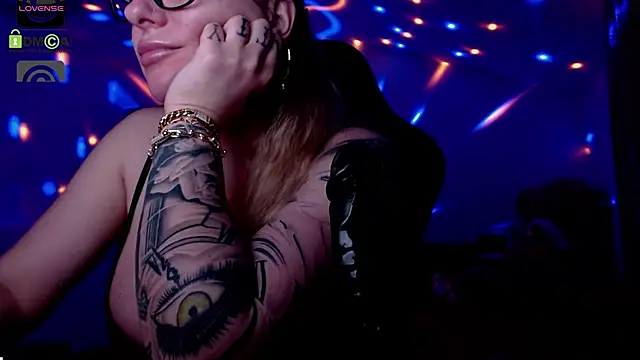 SonyaDevon online show from December 29, 8:00 am