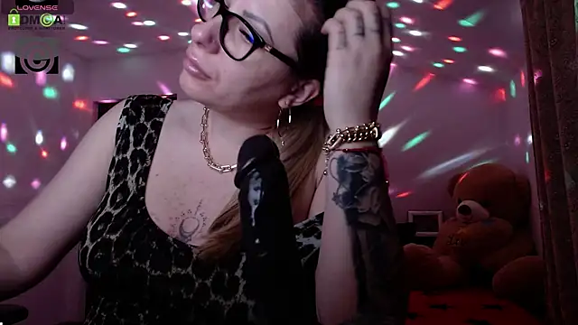 SonyaDevon online show from January 4, 4:12 am