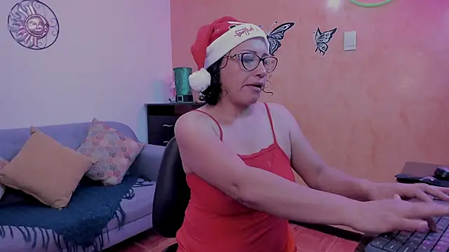 scarlet wet online show from December 19, 6:04 pm