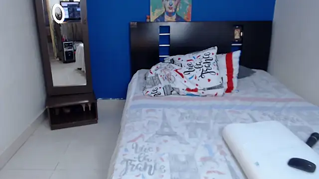 Snapshot of GlendaStarx chatting on June 13, 8:40 pm GlendaStarx online show from June 13, 8:40 pm