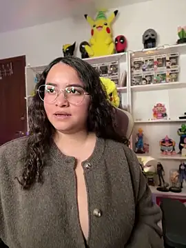 Snapshot of Sweet_sully__ chatting on December 16, 9:47 am Sweet sully online show from December 16, 9:47 am