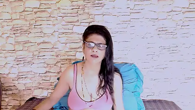 IndianAllure online show from February 17, 6:20 am