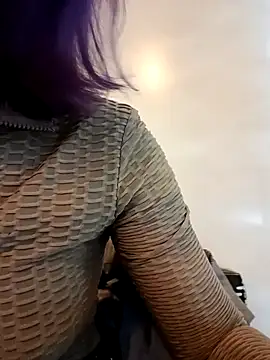 Snapshot of Frost_foxy chatting on December 29, 5:42 am Frost foxy online show from December 29, 5:42 am