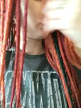 Snapshot of Frost_foxy chatting on October 15, 2:22 am Frost foxy online show from October 15, 2:22 am