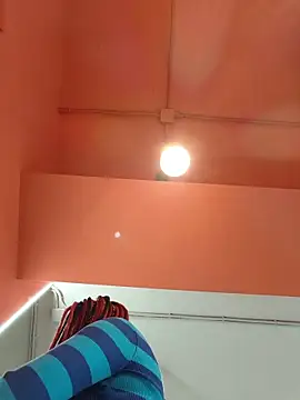 Snapshot of Frost_foxy chatting on November 19, 2:11 am Frost foxy online show from November 19, 2:11 am