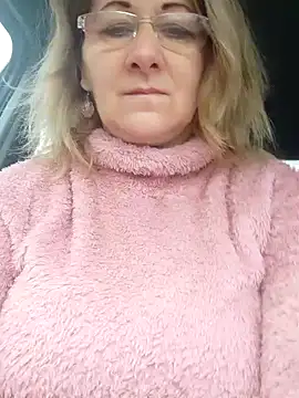 Snapshot of Elza01 chatting on December 14, 6:46 am Elza01 online show from December 14, 6:46 am