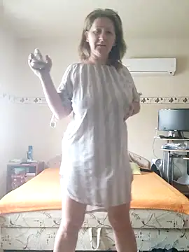 Snapshot of Elza01 chatting on December 29, 8:11 am Elza01 online show from December 29, 8:11 am