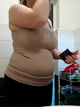 Snapshot of Elza01 chatting on February 19, 6:22 am Elza01 online show from February 19, 6:22 am