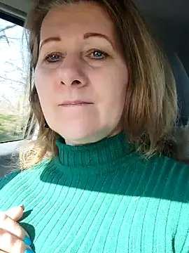 Snapshot of Elza01 chatting on March 8, 9:17 am Elza01 online show from March 8, 9:17 am