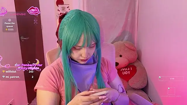 Snapshot of KuroChan420 chatting on October 24, 11:34 pm KuroChan420 online show from October 24, 11:34 pm