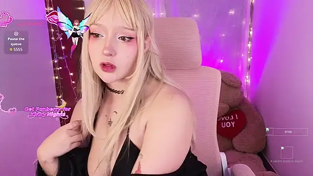 Snapshot of KuroChan420 chatting on November 26, 12:22 am KuroChan420 online show from November 26, 12:22 am