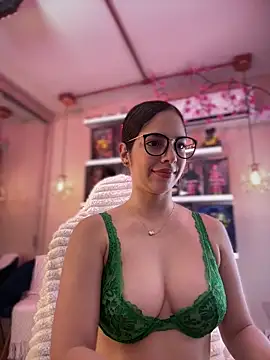 Zoe Bae online show from May 13, 3:15 am