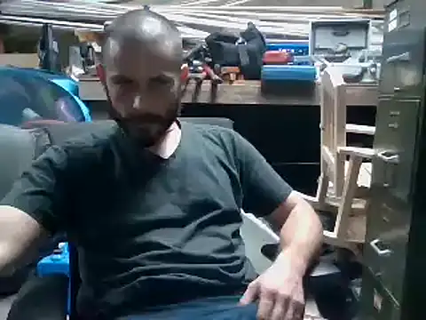 Snapshot of Sitonmyface2020@xh chatting on February 13, 3:29 am Sitonmyface2020xh online show from February 13, 3:29 am