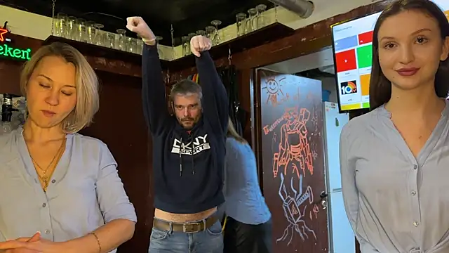 Snapshot of dirtypub chatting on November 15, 12:34 pm dirtypub online show from November 15, 12:34 pm