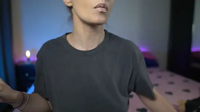 TiffanyPierce online show from November 30, 9:19 pm