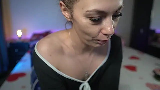 TiffanyPierce online show from December 4, 9:34 pm