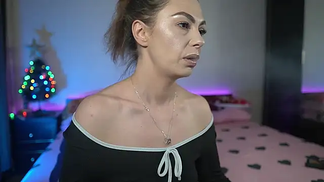 TiffanyPierce online show from December 21, 9:11 pm