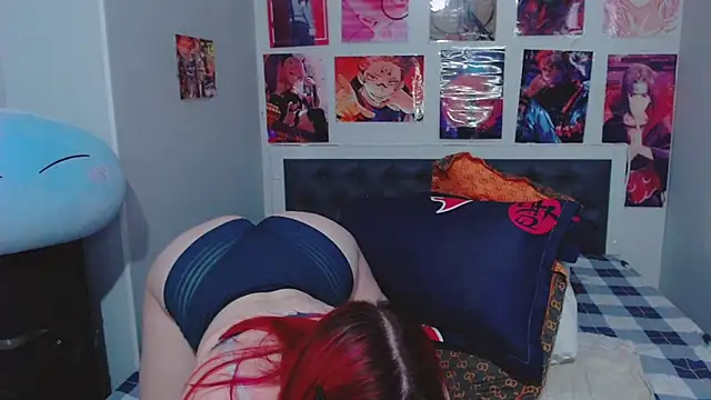 Snapshot of MikaMoonn chatting on December 25, 3:40 am MikaMoonn online show from December 25, 3:40 am