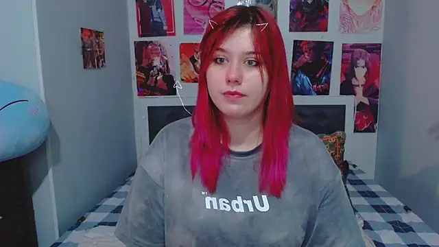 Snapshot of MikaMoonn chatting on December 28, 12:26 am MikaMoonn online show from December 28, 12:26 am