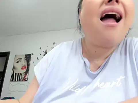 Snapshot of DesireBoobs chatting on February 26, 9:42 am DesireBoobs online show from February 26, 9:42 am