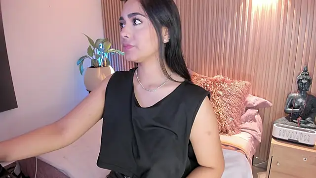 Snapshot of AMELIE_xx chatting on November 25, 2:11 am AMELIE xx online show from November 25, 2:11 am