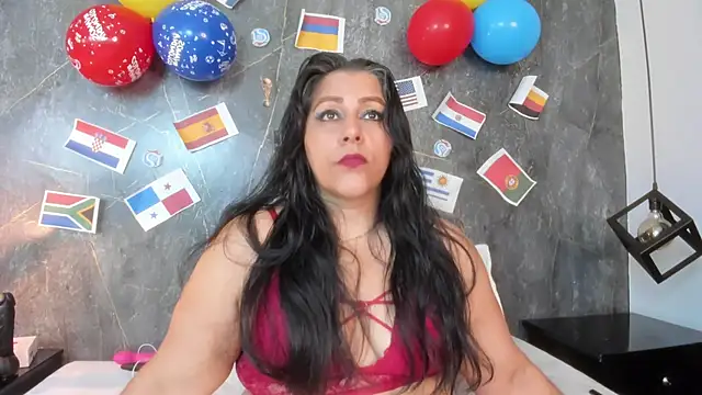 Snapshot of SexxyPamela chatting on June 24, 7:35 pm SexxyPamela online show from June 24, 7:35 pm
