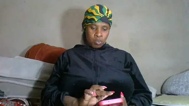 Snapshot of Choco-Coco10 chatting on May 26, 12:23 pm Choco-Coco10 online show from May 26, 12:23 pm