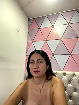 Snapshot of juliana_diaz chatting on September 27, 11:15 am juliana diaz online show from September 27, 11:15 am