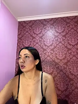 Snapshot of juliana_diaz chatting on October 16, 11:22 am juliana diaz online show from October 16, 11:22 am