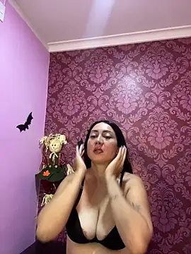 Snapshot of juliana_diaz chatting on October 31, 11:22 am juliana diaz online show from October 31, 11:22 am