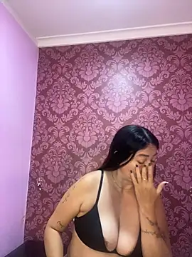 Snapshot of juliana_diaz chatting on November 15, 11:29 am juliana diaz online show from November 15, 11:29 am