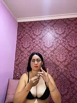 Snapshot of juliana_diaz chatting on November 20, 11:32 am juliana diaz online show from November 20, 11:32 am