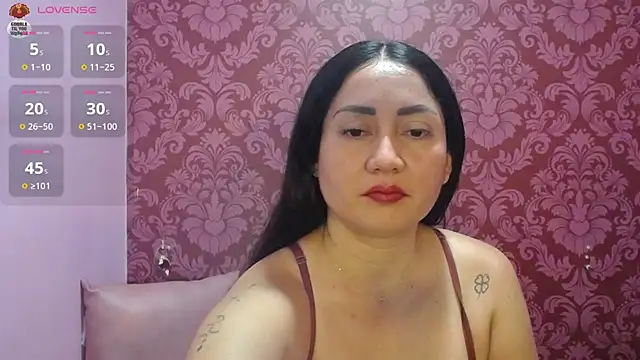 Snapshot of juliana_diaz chatting on June 12, 11:42 am juliana diaz online show from June 12, 11:42 am