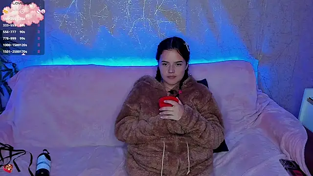 Snapshot of Shyfantasies chatting on February 23, 7:22 am Shyfantasies online show from February 23, 7:22 am