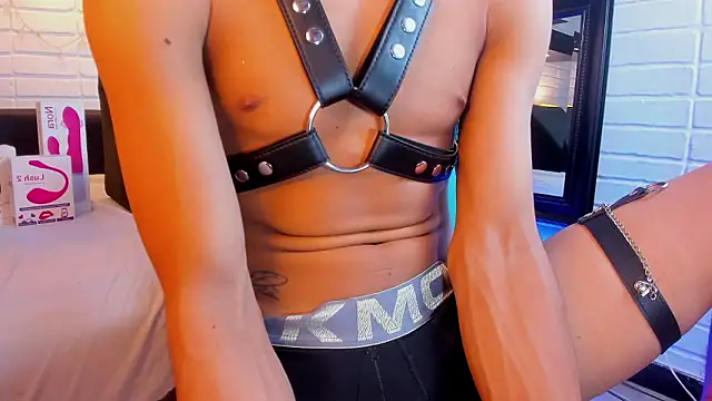 AlanNaughty online show from December 7, 11:45 pm