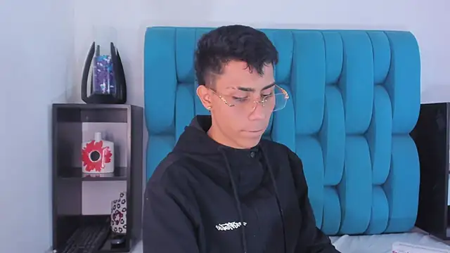 AlanNaughty online show from January 8, 9:12 pm