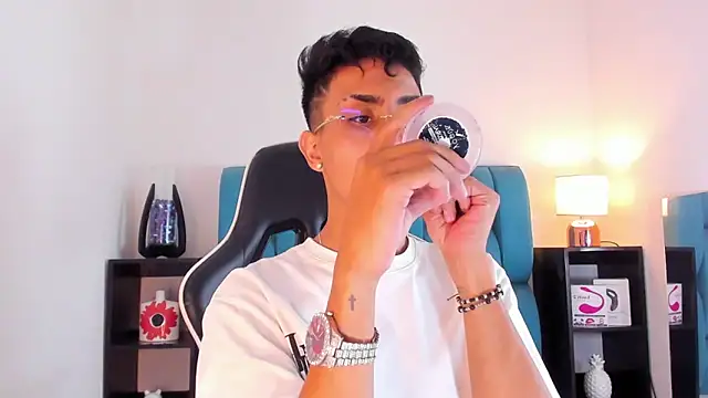 AlanNaughty online show from January 24, 7:30 am