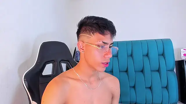 AlanNaughty online show from January 26, 10:45 am