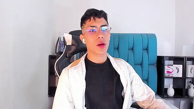 AlanNaughty online show from February 20, 9:20 pm