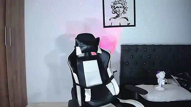 AlanNaughty online show from November 5, 5:40 am