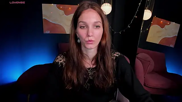 Snapshot of MirandaGlow chatting on March 6, 5:46 am MirandaGlow online show from March 6, 5:46 am