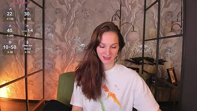 Snapshot of MirandaGlow chatting on March 18, 5:52 am MirandaGlow online show from March 18, 5:52 am