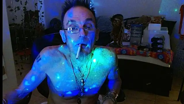 Snapshot of mycock2474u chatting on March 3, 7:43 am mycock2474u online show from March 3, 7:43 am