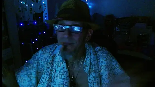 Snapshot of mycock2474u chatting on March 4, 4:27 am mycock2474u online show from March 4, 4:27 am